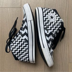 Chuck Taylor All Star Mid Sneakers